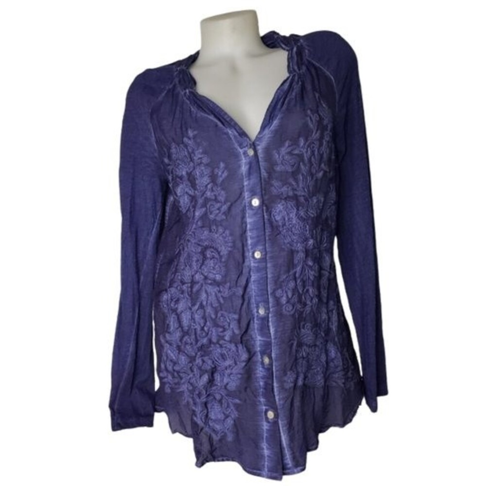 SOFT SURROUNDINGS BLUE TIE DYE EMBROIDERED BUTTON FRONT SHIRT SIZE MEDIUM